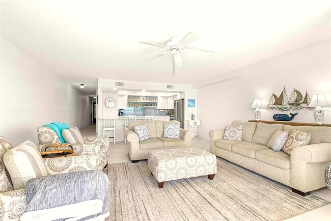 Building Photo - 1848 Shore Dr S