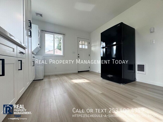 Building Photo - 8420 S Tacoma Way