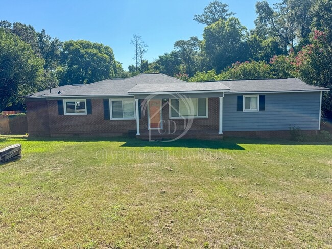 Primary Photo - 4404 Summerville Rd