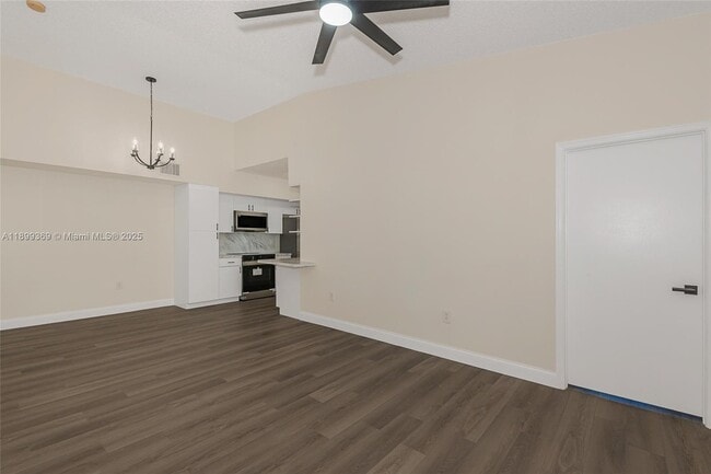 Building Photo - 3211 Sabal Palm Manor