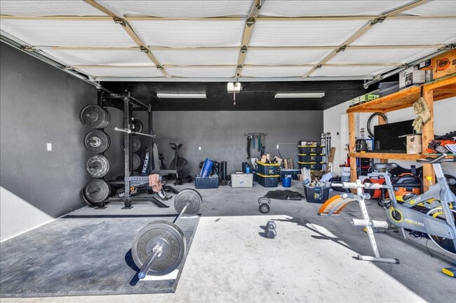 Building Photo - 29 Palms home in great neighborhood!