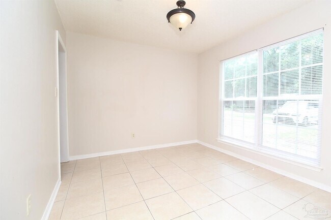 Building Photo - 6528 Hunter St