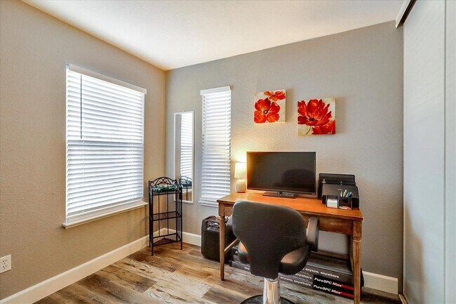 Building Photo - 1437 Promenade Cir