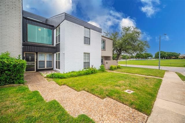 Building Photo - 1606 Choteau Cir