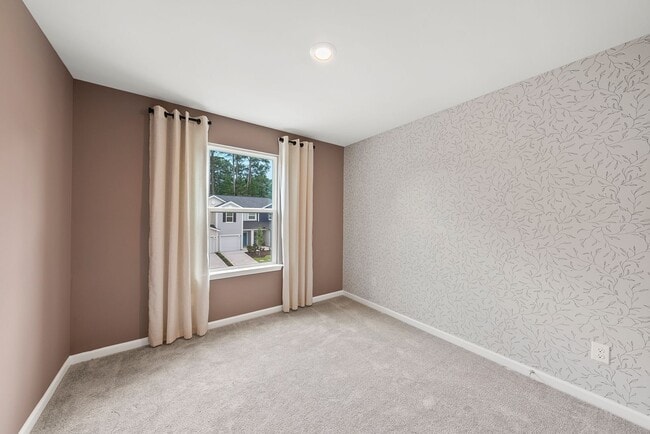 Building Photo - MOVE-IN READY-LIKE NEW TOWNHOME IN THE DURHAM/BRIER CREEK AREA