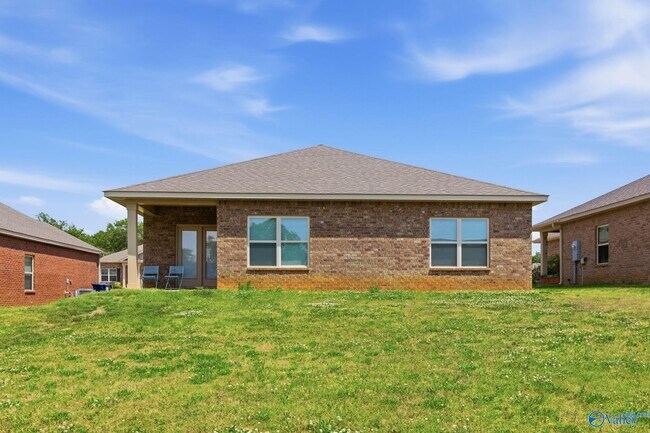 Building Photo - 102 Derbyshire Dr