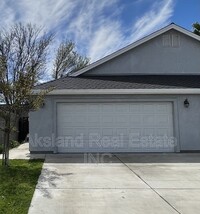 Building Photo - Manteca