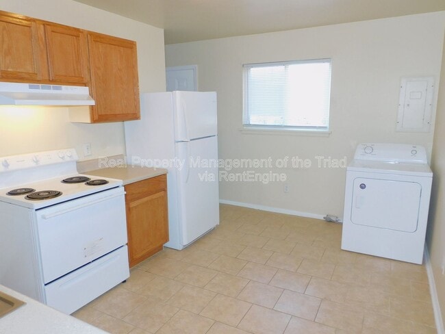 Building Photo - 4216 Parker St