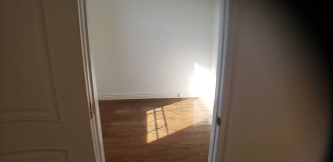 Building Photo - 42 Park Terrace E