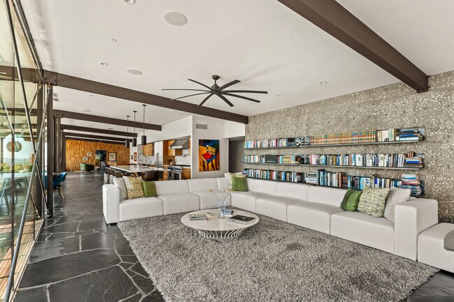 Building Photo - 4925 E Red Rock Dr