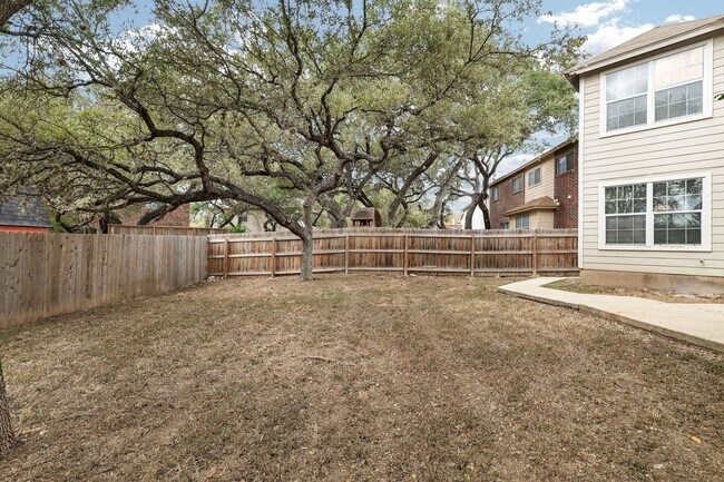 Building Photo - Spacious Brick-Front Home with Loft and Ex...