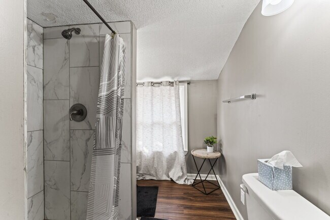 Building Photo - Furnished, short-term rental just blocks from KU Med available now!