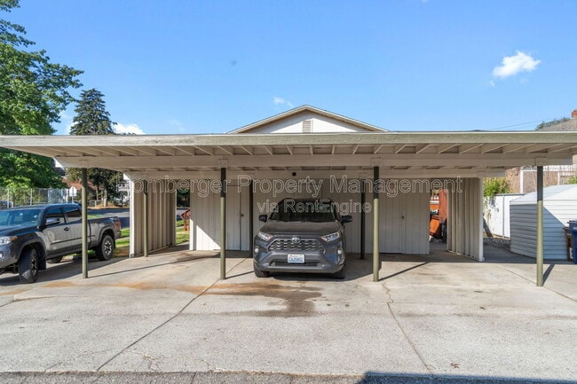 Building Photo - 1311 E 16th Ave