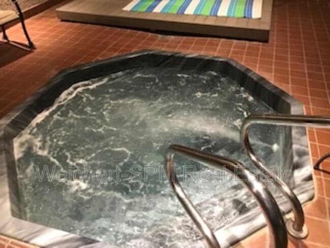 Building Photo - 109 N Main St