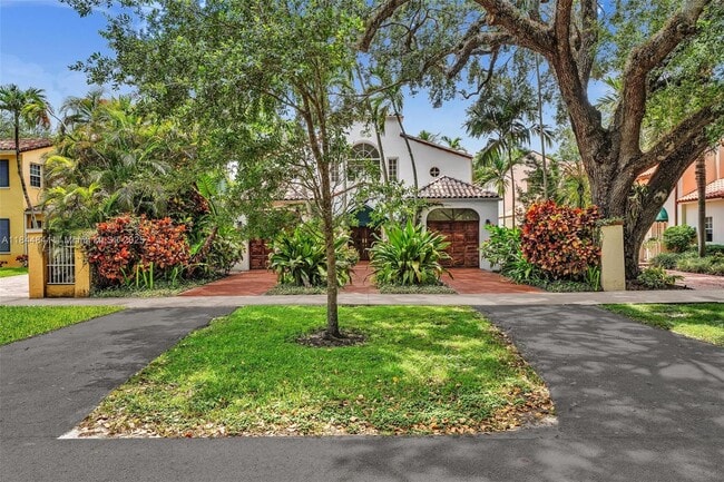 Building Photo - 2516 San Domingo St
