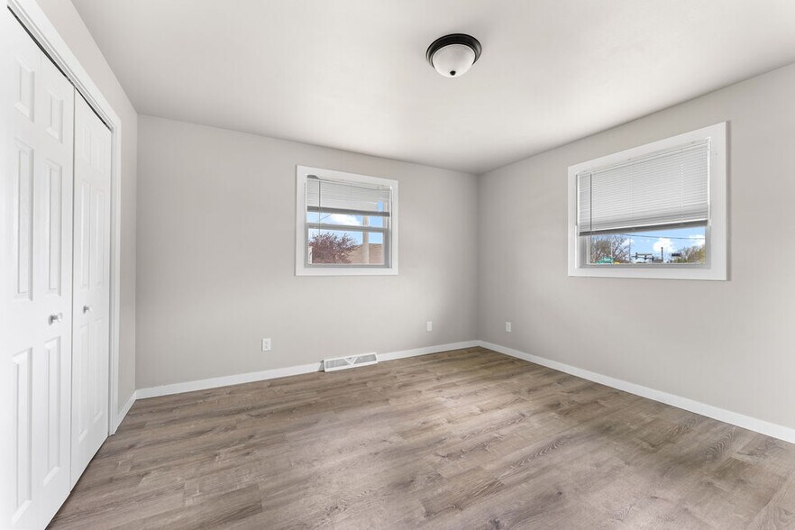 Building Photo - 1222 W Weiland Ln