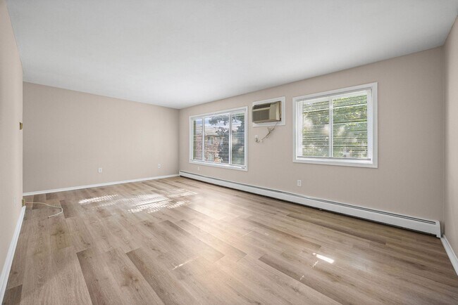 Building Photo - 729 Cedarwood Terrace