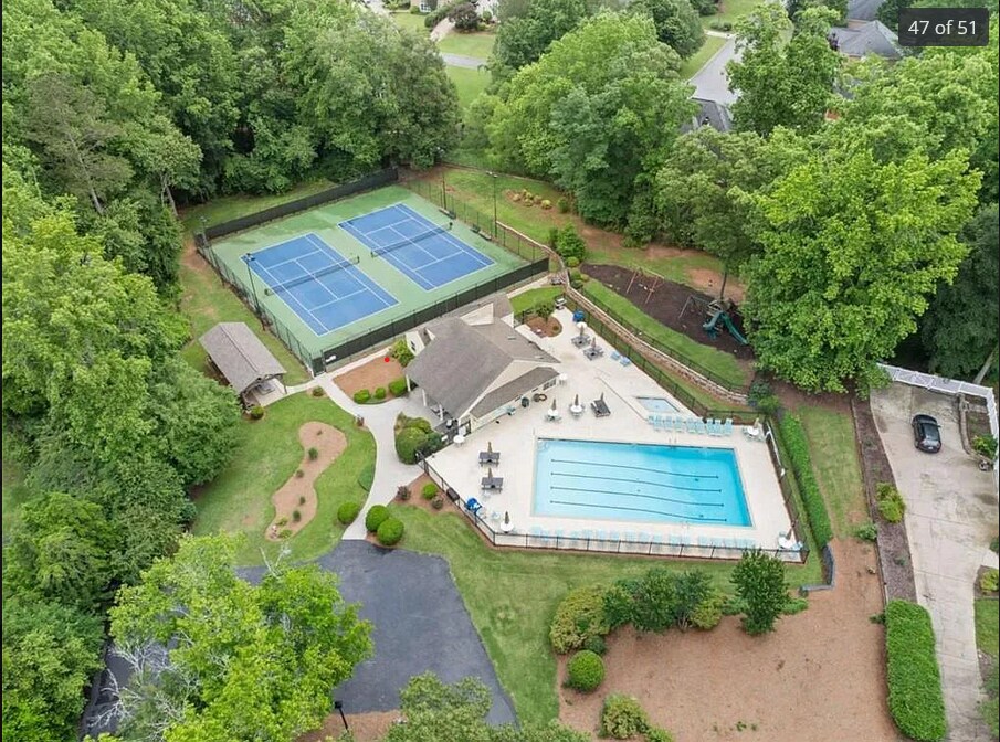 Building Photo - 3820 E Carlyle Ct