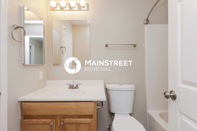 Building Photo - 4 Bedroom Pet-Friendly Home in Mesa, AZ with Main Street Renewal