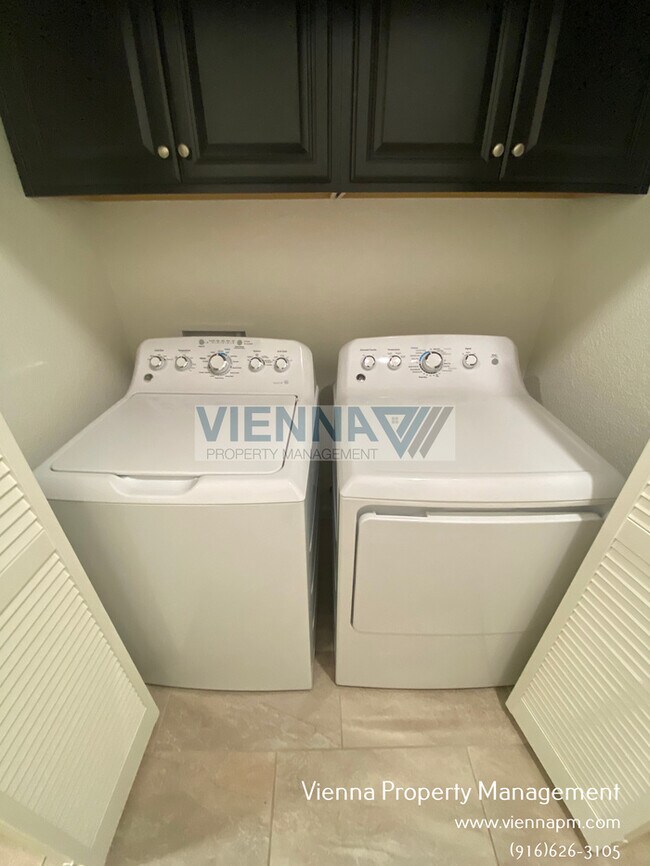 Building Photo - 1052 Essington Ln