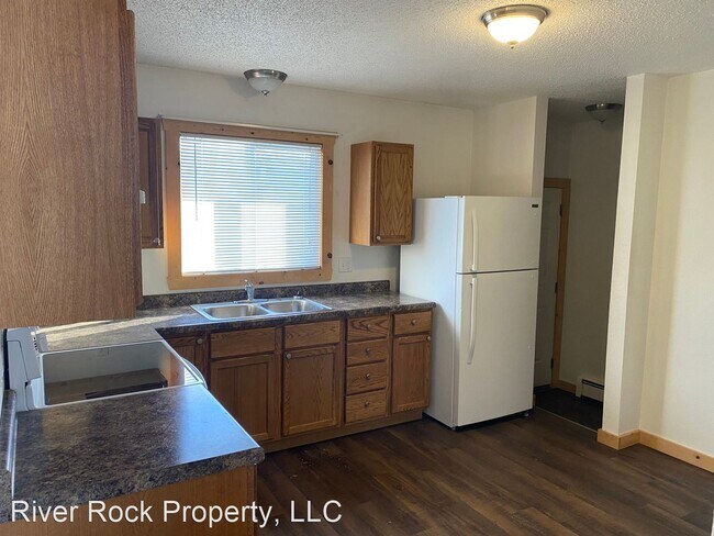 Building Photo - 4 br, 2 bath House - 601 2nd Avenue West
