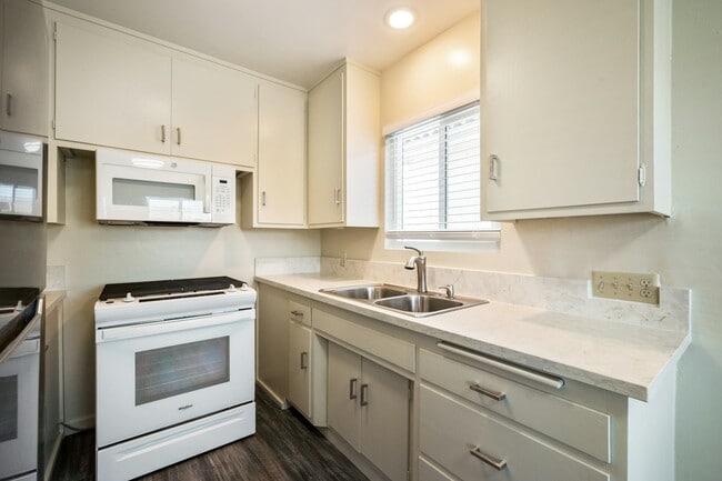 Building Photo - 717 S Meyler St
