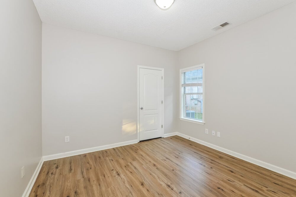 Building Photo - 8662 Valmont Cir