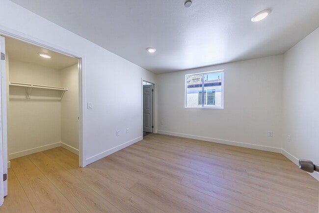 Building Photo - 1640 Murchison St