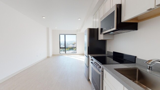 Interior Photo - 345 6th