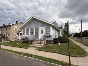 Building Photo - 388 New Hampshire Ln
