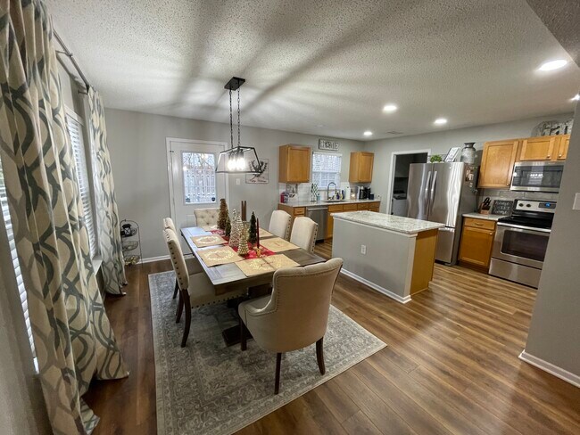 Building Photo - 12812 Anthem Ave