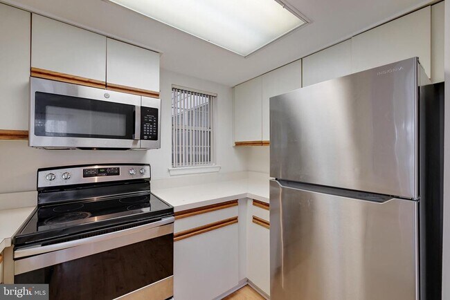 Building Photo - 14229 Bowsprit Ln