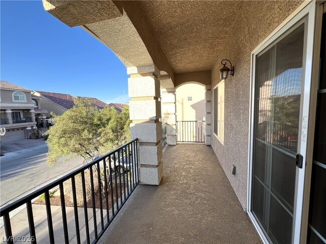 Building Photo - 6789 Flamenco Ct