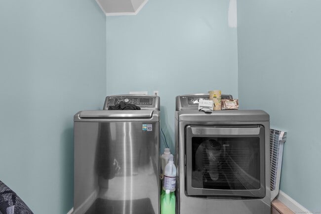 Building Photo - 55 Allen St