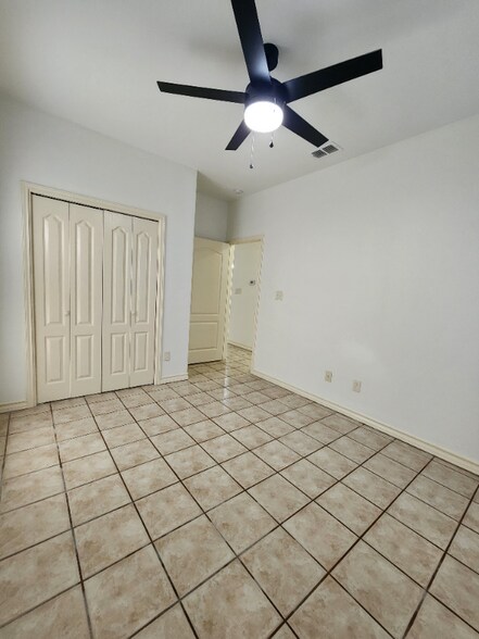 Building Photo - 603 Buena Vista Dr