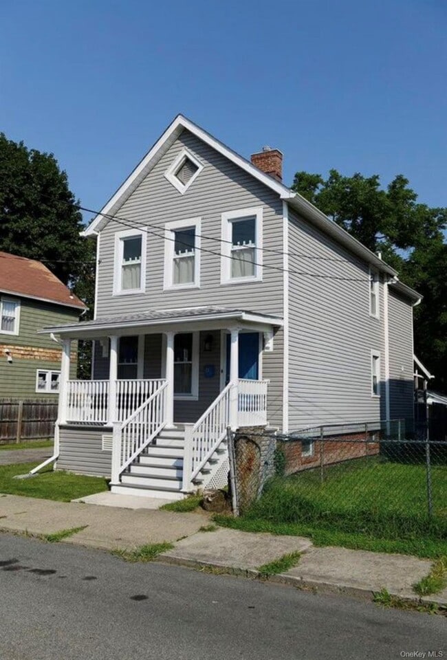Building Photo - 14 S Cedar St