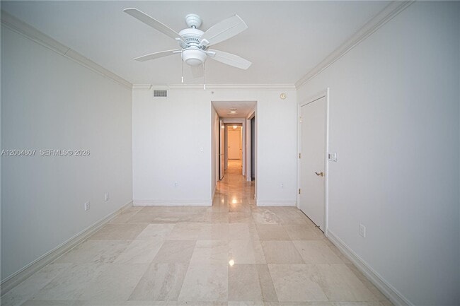 Building Photo - 20201 E Country Club Dr