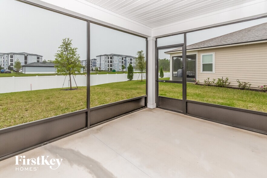 Building Photo - 2081 Amberly Dr