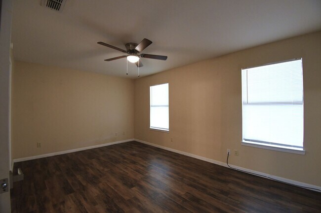 Building Photo - 2529 Westminster Dr