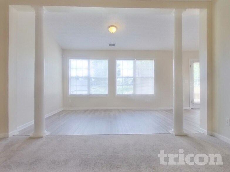 Building Photo - 20 Mattie Ln