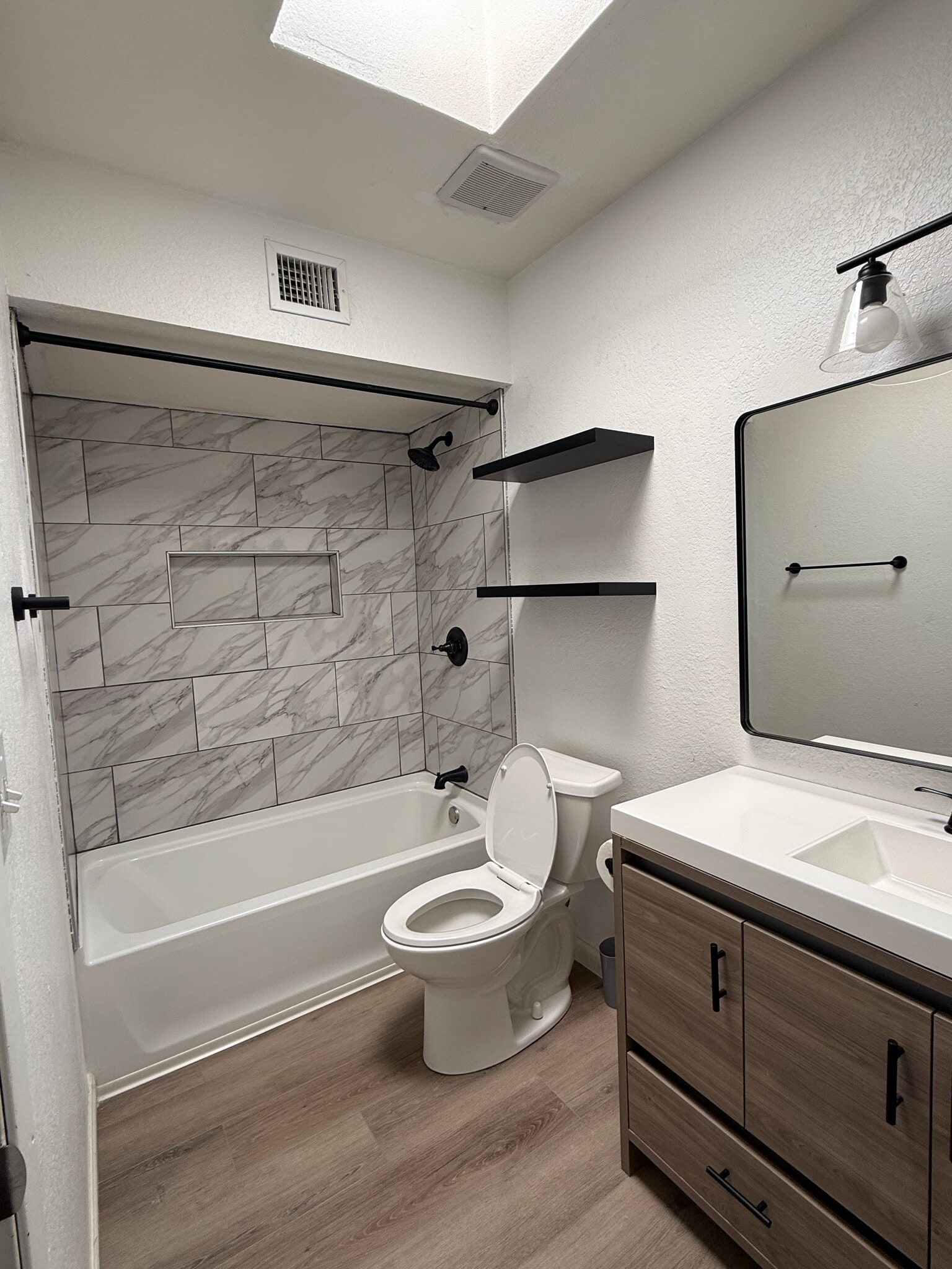 Building Photo - 3052 N Cherry Ave