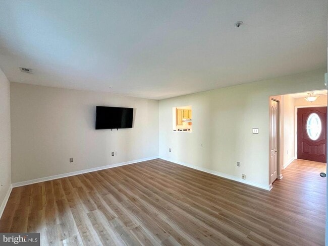 Building Photo - 45288 Rumsford Ln