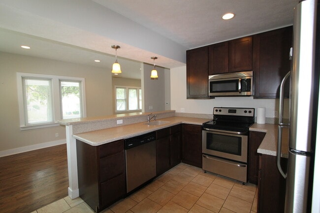 Building Photo - Dreamy 3 Bedroom house in Midtown