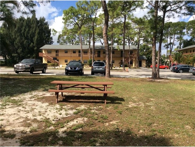 Building Photo - Wellman Trails Apartments