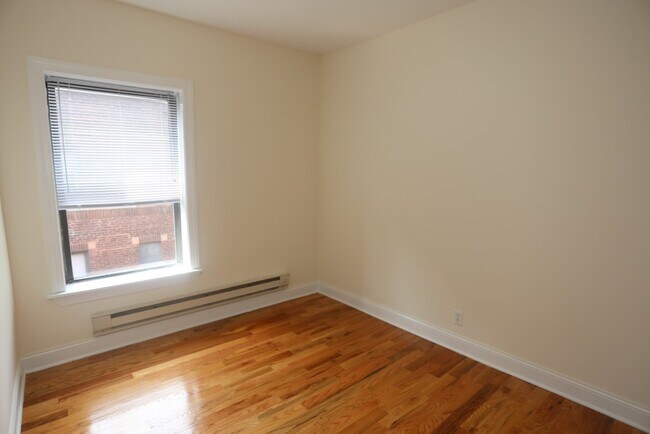 Building Photo - 3834.5 N Fremont St