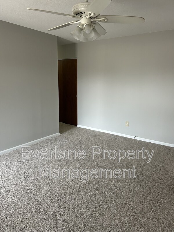 Building Photo - 10243 Bayton Ct