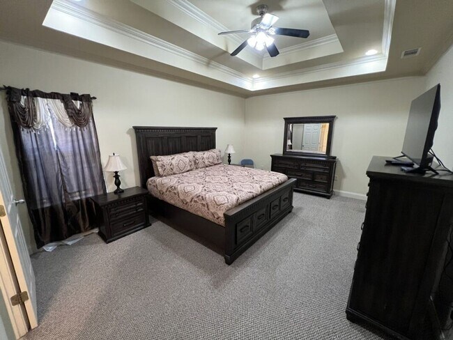 Building Photo - Beautifully Furnished 4-Bedroom Home in Zachary's Audubon Lakes!