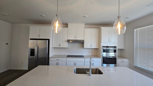 Building Photo - 3021 Rexton Ln