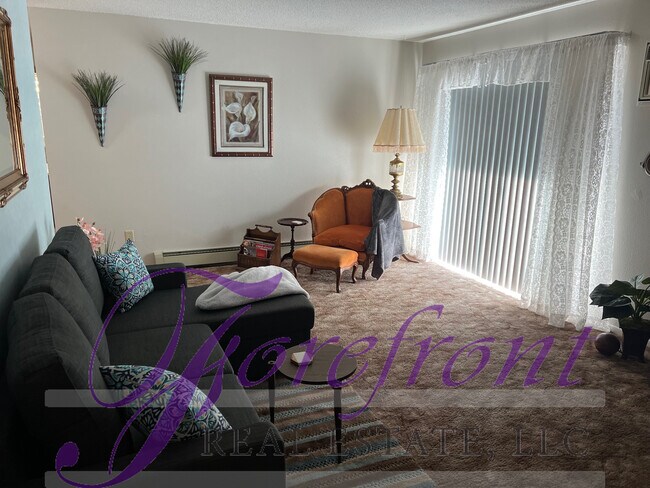 Building Photo - 4440 S Poplar St