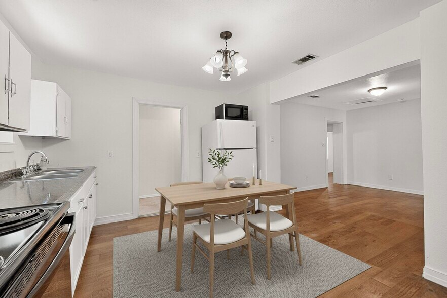 virtually staged - 5645 Santa Fe Ave